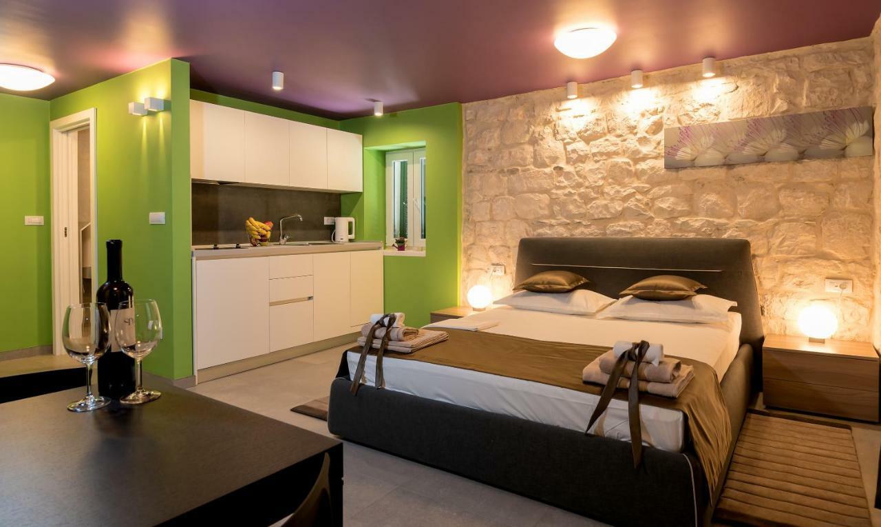 Annie'S Stone Studio & Room Split Exteriör bild