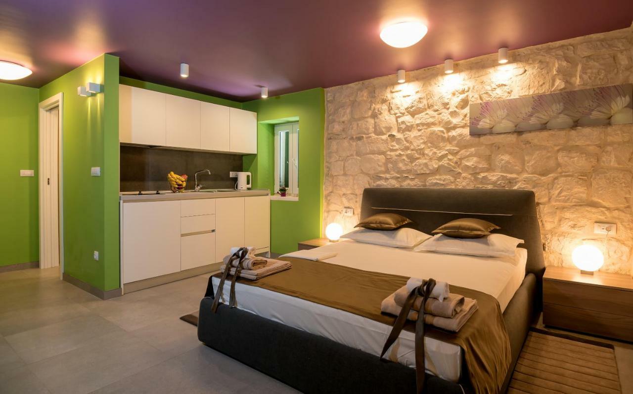 Annie'S Stone Studio & Room Split Exteriör bild